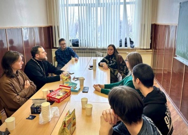 27 марта в СВГУ прошла первая встреча Татьянинского студенческого клуба. В дружеской атмосфере участники познакомились, обсудили цели и задачи клуб...