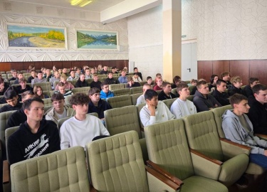 23 сентября 2025 года в Магаданском промышленном колледже состоялась встреча руководителя отдела по делам молодёжи Магаданской епархии, иерея Ильи ...