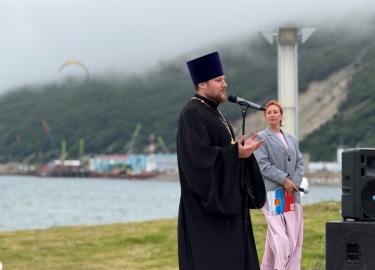 В парке &laquo;Маяк&raquo; прошёл Семейный пикник &laquo;Родные, любимые&raquo;. Участников поздравили с Днём семьи, любви и верности, вручили нагр...